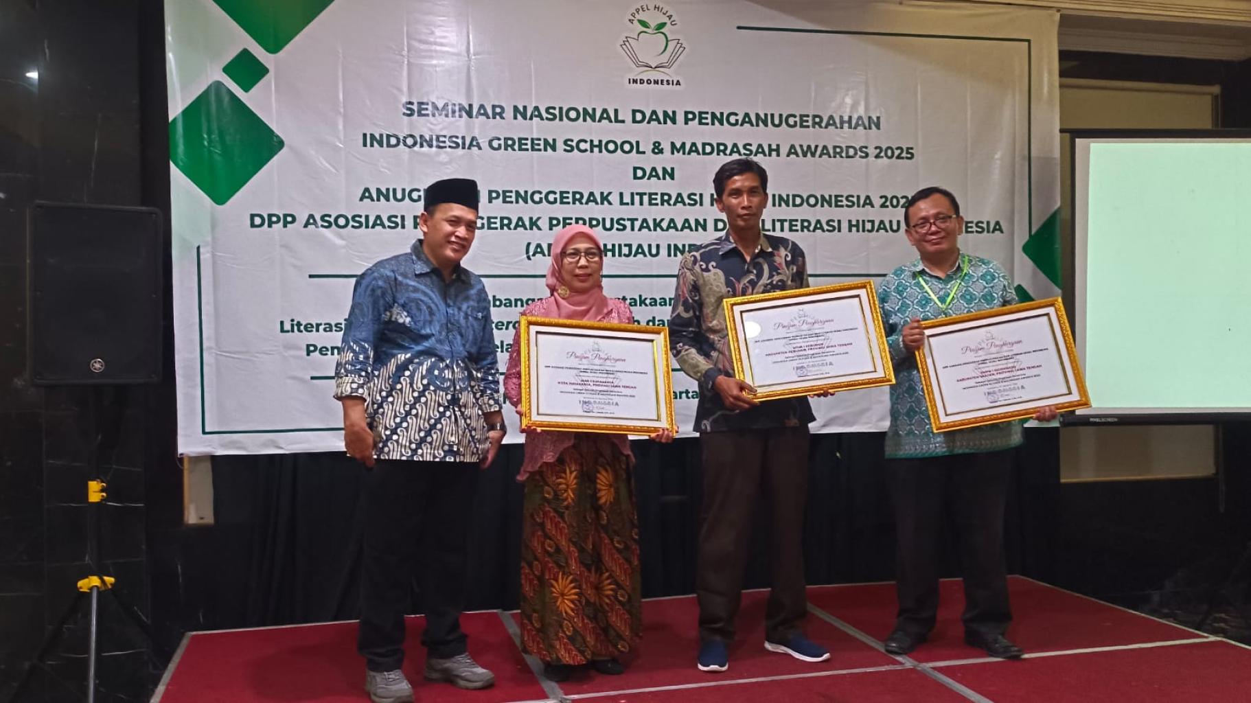 MTsN 1 Kebumen Raih Penghargaan Indonesian Green School and Madrasah Awards 2025