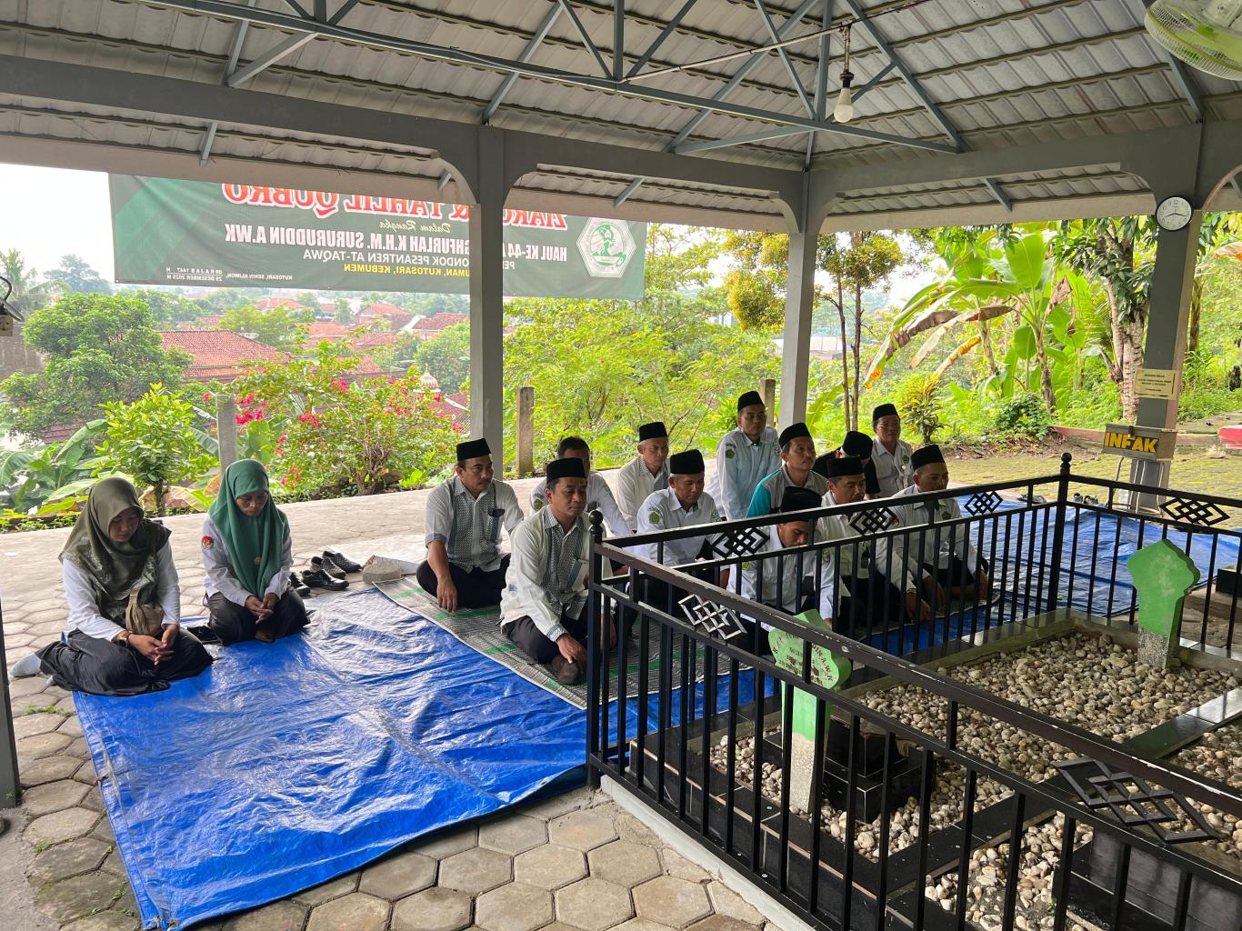 Gambar Ziarah Muassis, Lomba Senam, dan Musik Live Warnai Hari Kedua Harlah MTsN 1 Kebumen