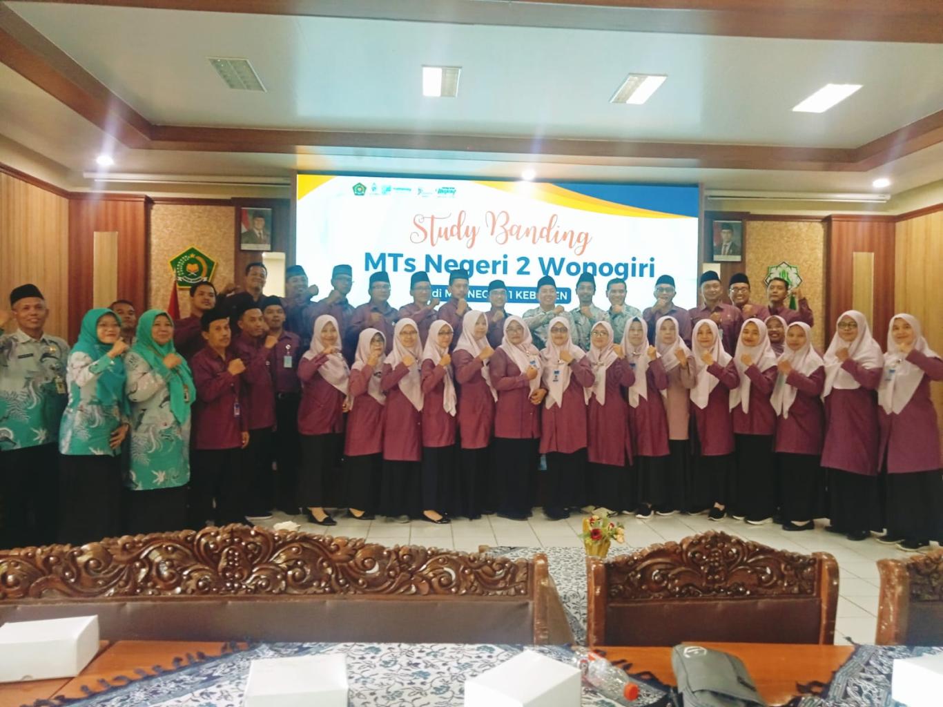 Bukan Sekadar Studi Banding, MTsN 1 Kebumen dan MTsN 2 Wonogiri Jalin Sinergi lewat “Studi Sanding”