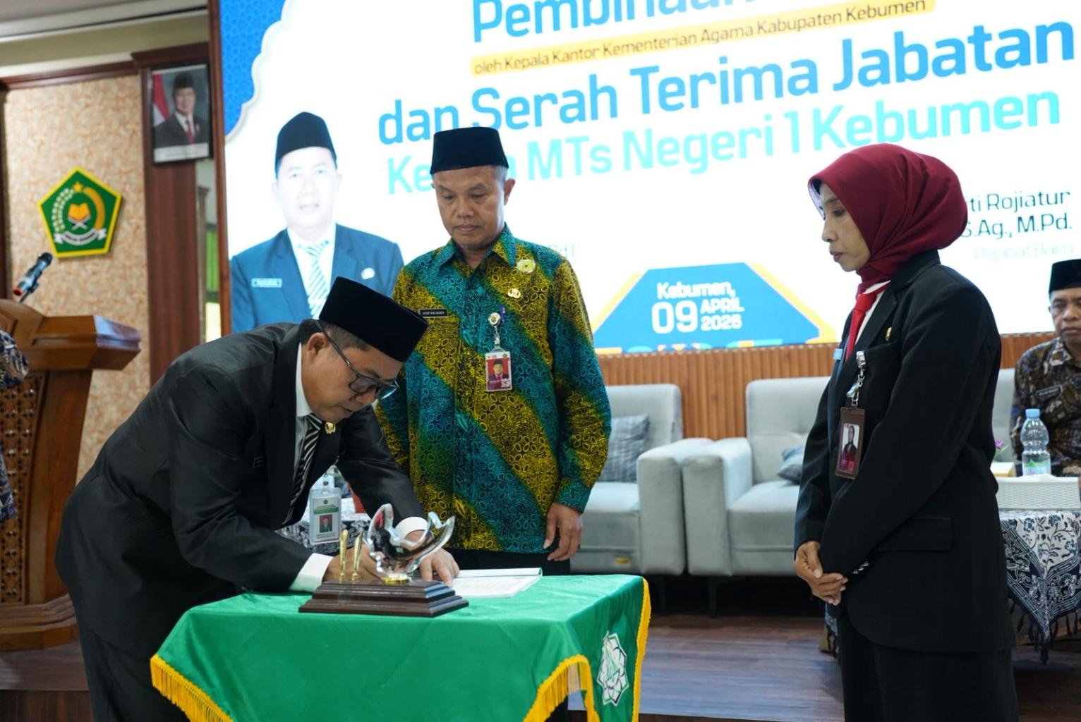 Gambar Nakhoda Baru Matansa: Antara Filosofi 'Mendidik Fitrah' dan Ambisi Madrasah Mendunia